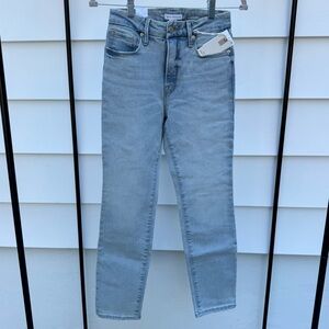 Good American Good Classic Light Wash Skinny Jeans Size 0 / 25 NWT